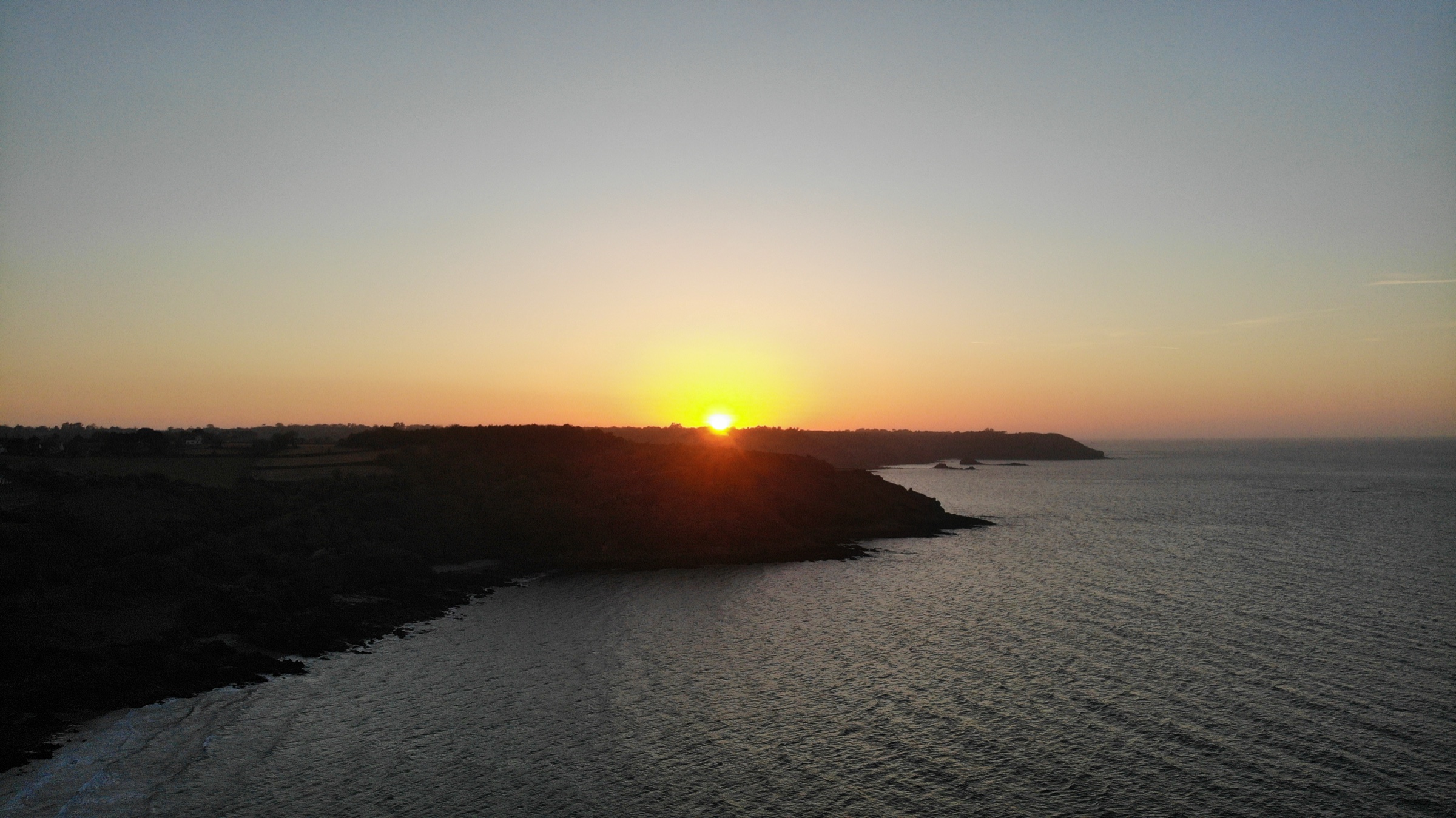 Locquirec et côte bretonne vus par drone
